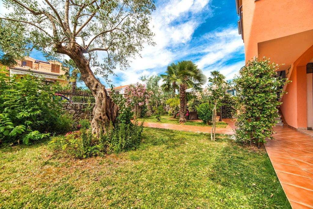 Apartments Cvek روفينج المظهر الخارجي الصورة